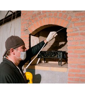 Чистка печи без хлопот: все, что нужно для борьбы с сажей