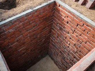 Как построить кирпичную сливную яму: пошаговое руководство
