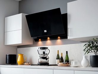 Освежите воздух на кухне: профессиональные советы по установке вытяжки
