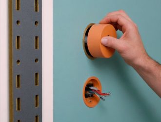 Как правильно установить розетку в гипсокартон