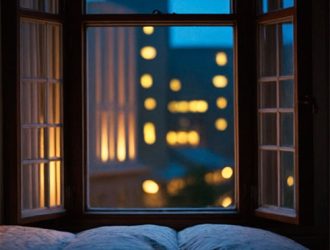 Как справиться с жарой: охлаждаем комнату без кондиционера