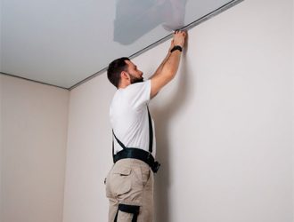 Натяжные против подвесных потолков: руководство по выбору