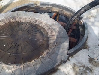 Откачка септика без ошибок: насосы, процедуры и места утилизации