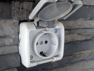 Надежные наружные розетки: советы по влагозащите и установке