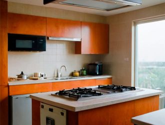 Как обеспечить свежий воздух на кухне: все о вентиляции и борьбе с влагой