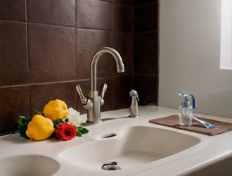 Как установить смеситель в ванной: полное руководство для начинающих