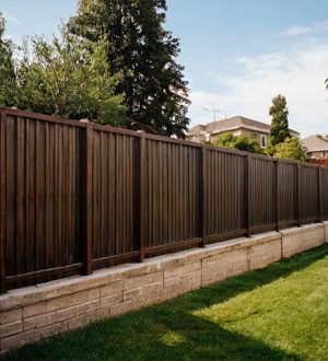 Оптимальная высота забора из профлиста: рекомендации по выбору