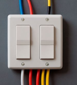 Установка проходного выключателя: инструкция для самостоятельного подключения