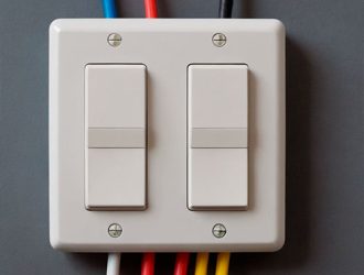 Установка проходного выключателя: инструкция для самостоятельного подключения