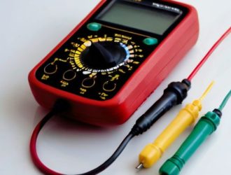 Как проверить конденсатор мультиметром: пошаговое руководство для начинающих и профессионалов