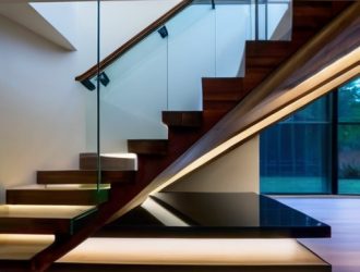 Современные межэтажные лестницы: стиль, безопасность и экологичность для вашего загородного дома