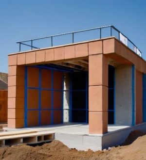 Армопояс в строительстве домов из керамзитобетонных блоков: незаменимый элемент прочности и надежности