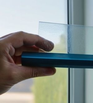 Как безопасно и эффективно удалить защитную пленку с пластиковых окон: пошаговое руководство