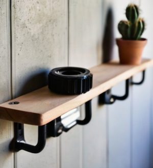 Как надежно повесить полку: пошаговое руководство от подготовки до установки