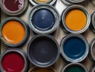 Как покрасить металлическую дверь: от подготовки до ухода за идеальным покрытием