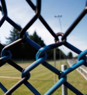 Как правильно натянуть трос для установки сетки рабицы: пошаговое руководство