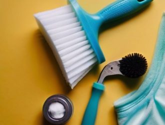 Как спасти одежду от монтажной пены: эффективные методы и советы