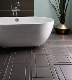 Как установить чугунную ванну на кафельный пол: советы по защите и устойчивости