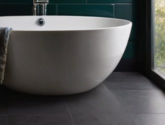 Как заделать щель между ванной и кафелем: советы для идеального результата