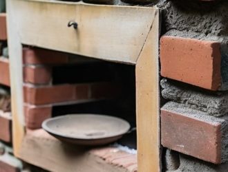 Как заделать трещины на кирпичной печи: пошаговое руководство и советы по уходу