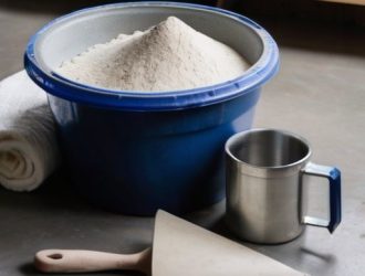 Как замесить идеальную гипсовую штукатурку: пошаговое руководство для успешного ремонта