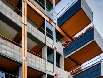 Каменная вата: негорючий герой строительной отрасли и её роль в безопасности и экологии