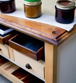 Морилка: от истории до современных техник применения и ухода за мебелью