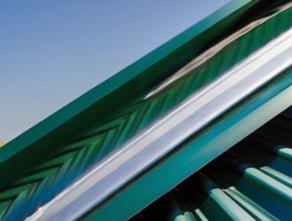 Ондулин или профлист: как выбрать идеальный кровельный материал для вашего дома