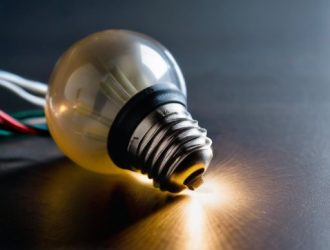 Почему диодные лампы светятся после выключения: от принципов работы до решений проблемы