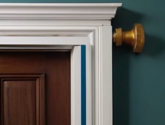 Как уменьшить дверной проем по высоте: пошаговое руководство от подготовки до установки новой двери