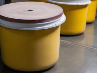 Как выбрать идеальное покрытие для бетонного пола: от эпоксидных до полимерных решений