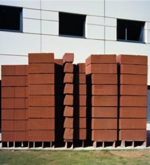 Клинкерный кирпич: от производства до применения в современном строительстве и дизайне