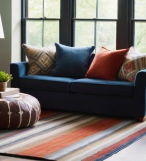 Эффективные способы удаления пятен и запаха кошачьей мочи с дивана