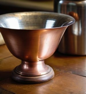 Как эффективно удалить зеленый налет с меди: советы и методы ухода