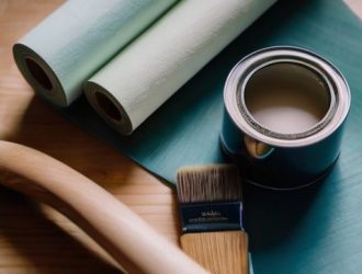 Как правильно покрасить обои: от выбора материалов до решения проблем