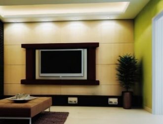 Как правильно резать потолочный плинтус в углах: советы и техника работы со стуслом