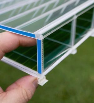 Как правильно заклеивать торцы поликарбонатных панелей для долговечности теплицы?