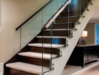 Обшивка деревянных лестниц: Как выбрать идеальный материал для вашего интерьера