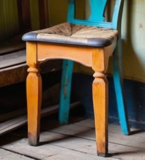 Состаривание мебели: шаг за шагом к уникальному стилю и уюту в вашем интерьере