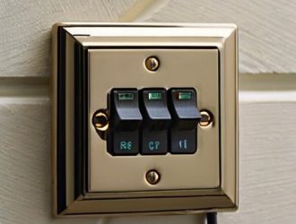 Установка трехклавишного выключателя: пошаговое руководство для безопасного и удобного управления светом