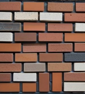 Декоративный кирпич: Как выбрать, уложить и ухаживать для идеального интерьера и экстерьера