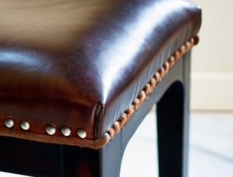 Как обновить старый стул: пошаговое руководство по обтяжке кожзамом