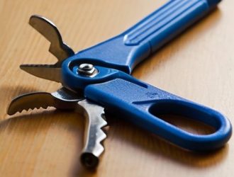 Как правильно снять оконную ручку: пошаговая инструкция и полезные советы