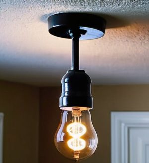 Как правильно заменить потолочную лампочку: пошаговое руководство для безопасной замены