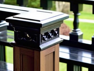 Как установить перила для веранды: от выбора материалов до ухода за конструкцией