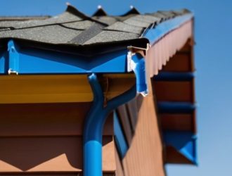 Капельник на кровле: функции, виды и секреты установки для долговечности вашей крыши