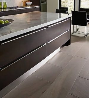 Керамогранитная столешница: как выбрать, уложить и ухаживать за идеальным кухонным элементом