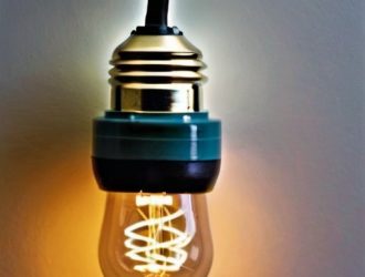 Почему моргание светодиодных ламп вызывает беспокойство и как его устранить?