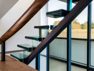 Создание Перил для Лестницы: Пошаговое Руководство по Безопасности и Дизайну Вашего Дома